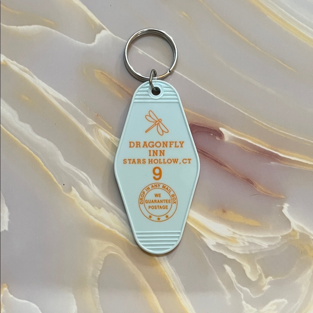 Dragonfly Inn Keychain - Picture 3 of 4